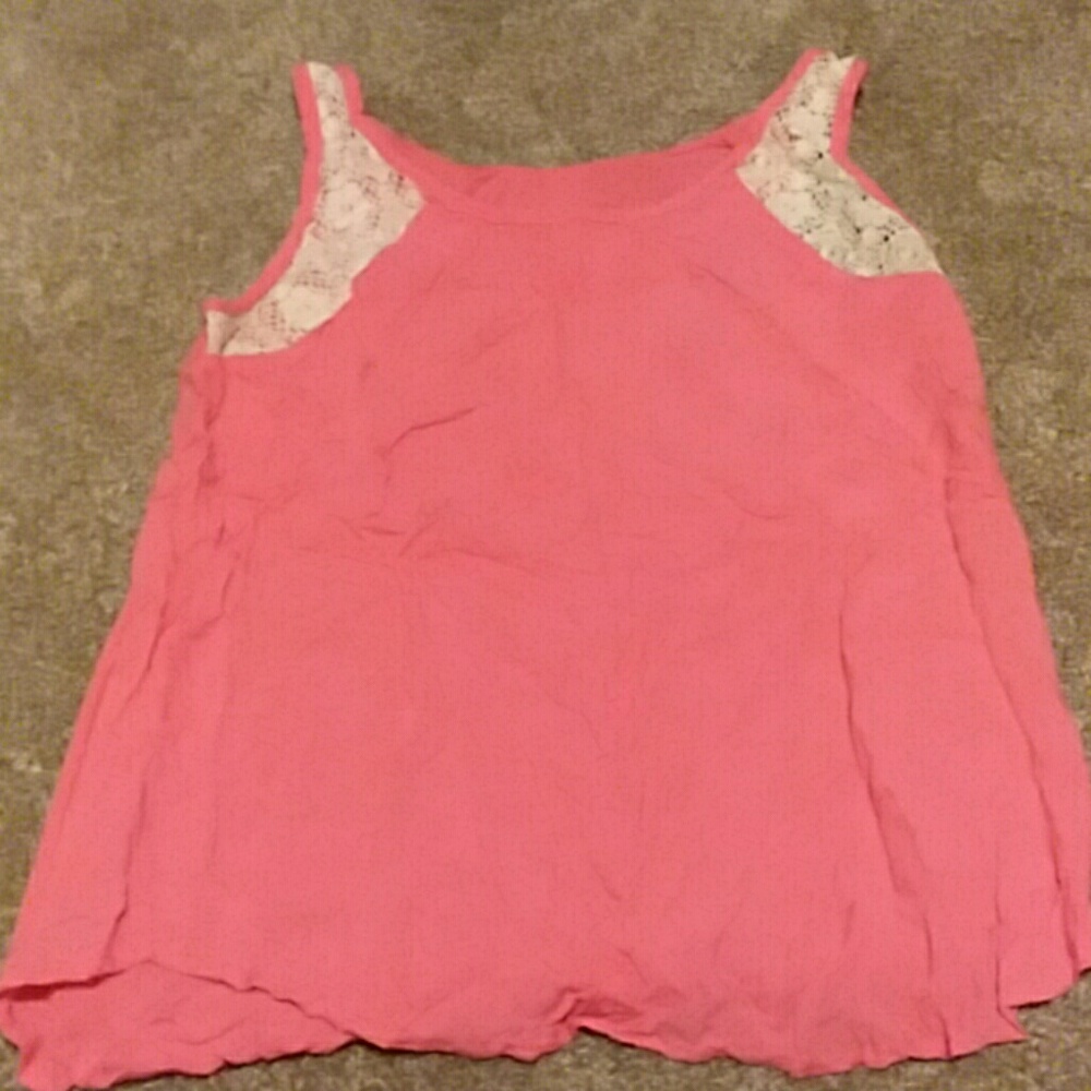 Woman's sleeveless shirt